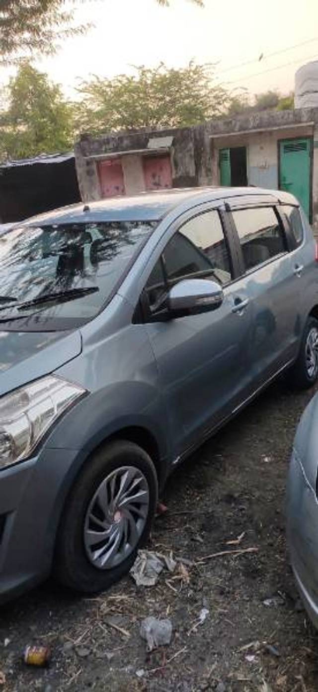 https://images10.gaadi.com/usedgaadi-sellcar/UsedCar/d1fdebd7-0c02-49aa-ae98-19a729109d25/2175ea0a-8e03-4141-9953-da49d6e60f1e.jpg?imwidth=6402
