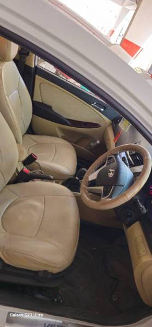 https://images10.gaadi.com/usedgaadi-sellcar/UsedCar/d215b948-8f52-44f4-a400-8e8e63c95568/f2a91fe8-d8e9-4264-9c91-592f3c683992.jpg?imwidth=6402