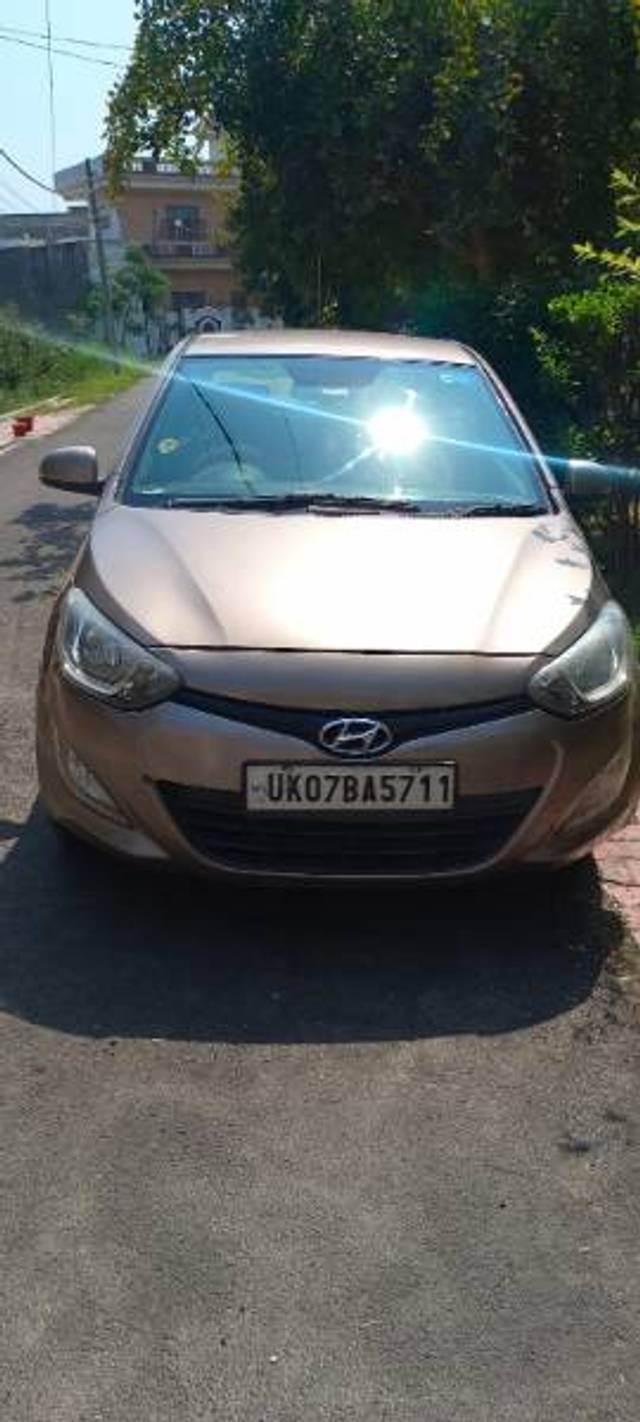 https://images10.gaadi.com/usedgaadi-sellcar/UsedCar/d22bc32f-8fd1-4002-a989-3cd788c721ff/cab14e52-33fd-45fc-99e4-8dad351232bd.jpg?imwidth=6400