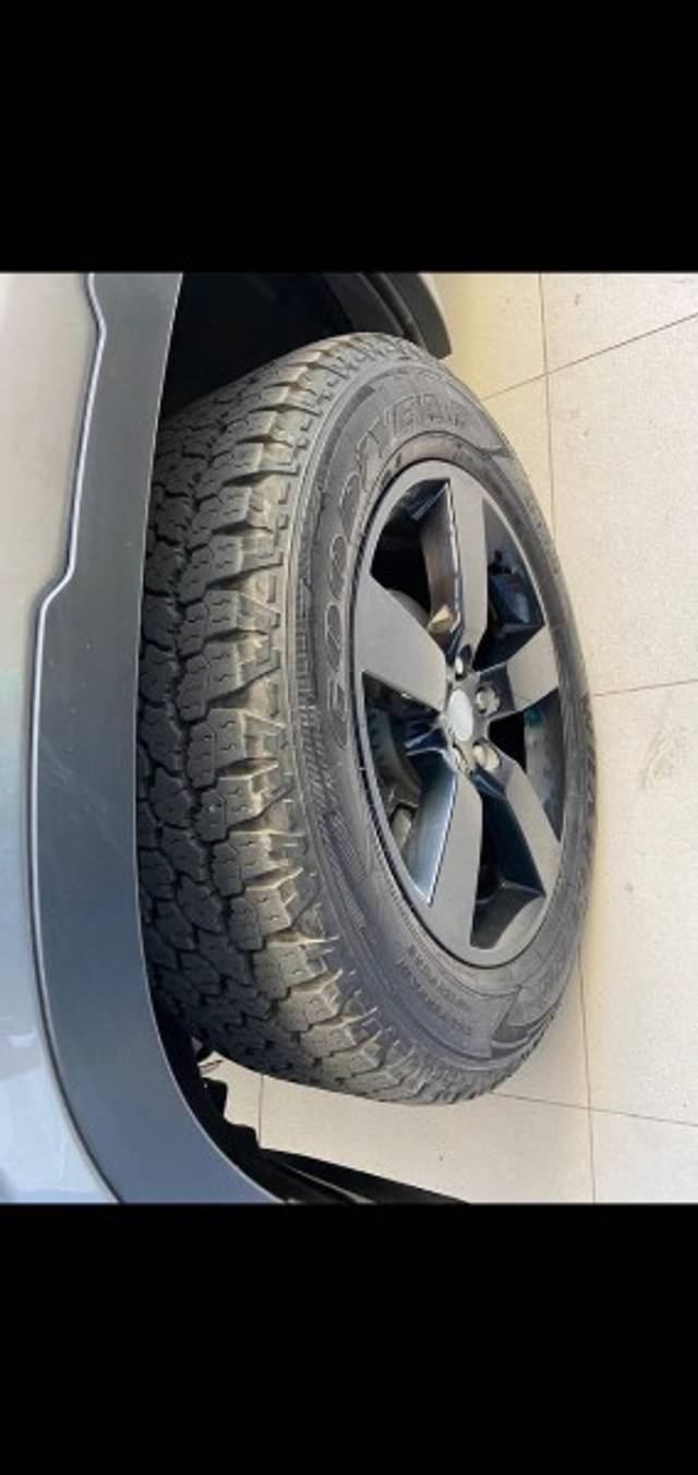 https://images10.gaadi.com/usedgaadi-sellcar/UsedCar/d2d436a8-b626-4d85-bba5-c314038b1d43/6f7aa5d2-35f2-401a-9a38-6d3e0d59a265.jpeg?imwidth=6402