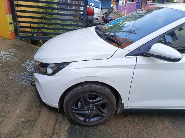 https://images10.gaadi.com/usedgaadi-sellcar/UsedCar/d2d6a48f-f470-4e46-a3de-578527370e5e/179dd652-aa3d-4ada-abac-6d5f1ed78982.jpg?imwidth=6402