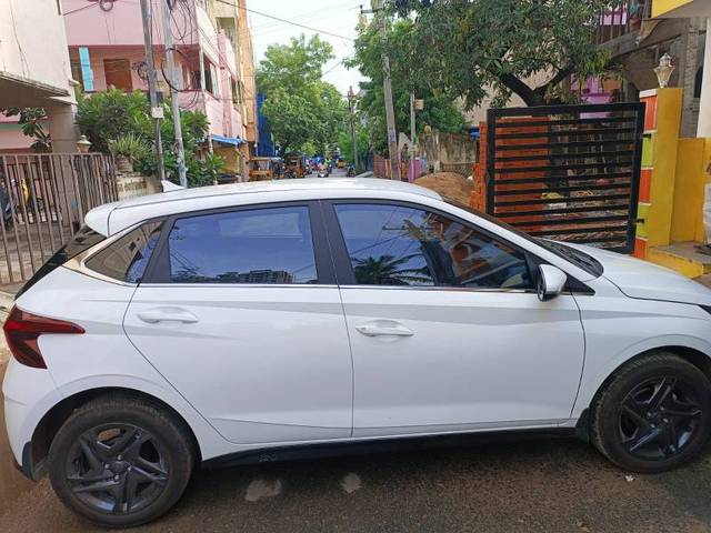 https://images10.gaadi.com/usedgaadi-sellcar/UsedCar/d2d6a48f-f470-4e46-a3de-578527370e5e/5a0819b5-f460-4cde-b434-af689d88f81b.jpg?imwidth=6401