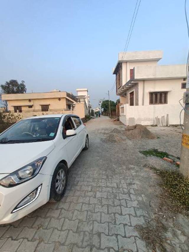 https://images10.gaadi.com/usedgaadi-sellcar/UsedCar/d30e002b-9a59-41aa-bccc-6559cfca2cea/242f887f-be97-4a40-8b6f-81a9e6673b86.jpg?imwidth=6400