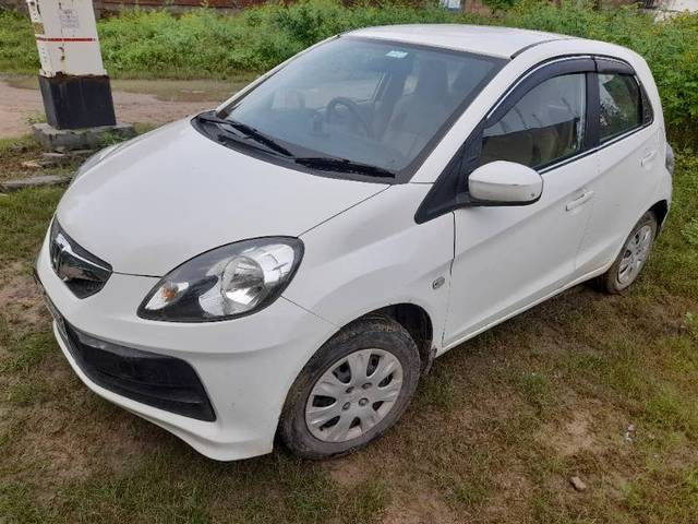 https://images10.gaadi.com/usedgaadi-sellcar/UsedCar/d351d0a6-568d-4c85-b58e-bfbeed0c3612/61b9b6ab-0674-4e5e-9307-663998b5821e.jpg?imwidth=6400