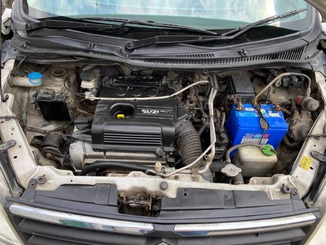 https://images10.gaadi.com/usedgaadi-sellcar/UsedCar/d3622ede-1e1f-471f-83b6-44c1affa9a33/6b916e3a-e1fd-4c8f-997d-84768a7ebc0a.jpg?imwidth=6402