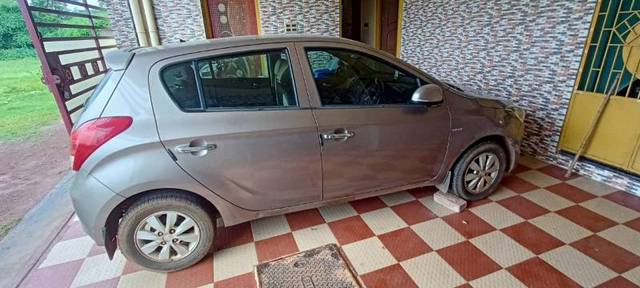 https://images10.gaadi.com/usedgaadi-sellcar/UsedCar/d397eeca-d4ae-45bf-b491-8b14d98b6dad/75cfc7a1-b00c-4261-a29b-cf4526fae7d4.jpg?imwidth=6402