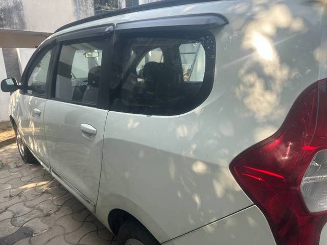 https://images10.gaadi.com/usedgaadi-sellcar/UsedCar/d3ddbcfb-ffdc-4395-94d7-e5c0bbf95c79/dd888f0b-5271-40c0-806a-5ba0801de71e.jpeg?imwidth=6402