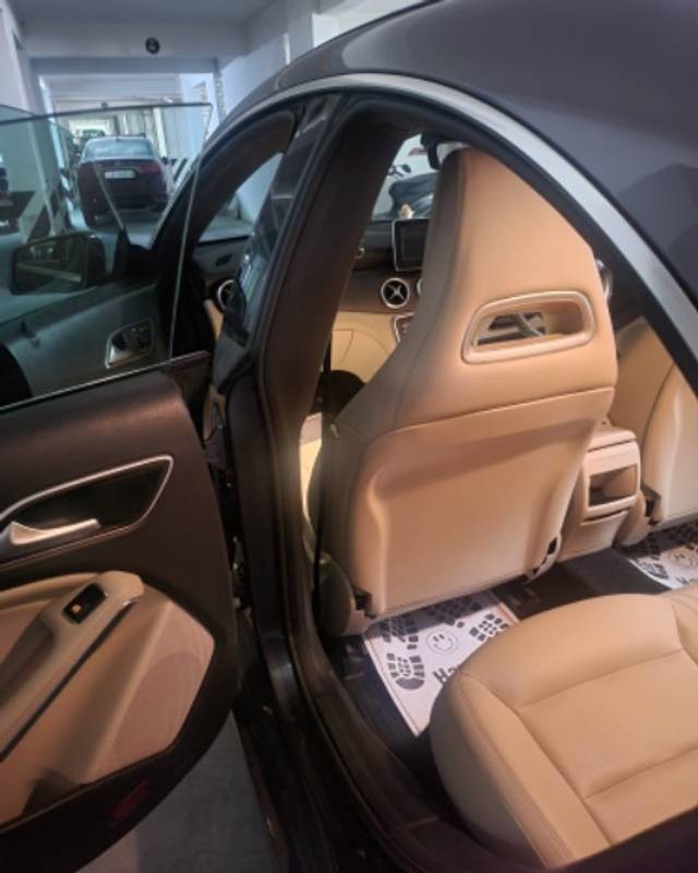 https://images10.gaadi.com/usedgaadi-sellcar/UsedCar/d4ece2cb-de19-4f82-bb6b-b97a5f8e705e/e2e9d097-58ae-4264-8790-6cf495418e55.jpeg?imwidth=6402