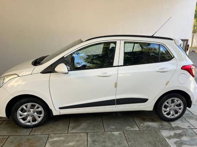 https://images10.gaadi.com/usedgaadi-sellcar/UsedCar/d5008192-2379-493e-b2ef-051d972be000/926266ba-c7aa-44c6-8728-3ea9fb1fc241.jpeg?imwidth=6402