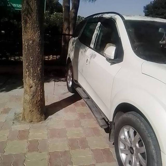 https://images10.gaadi.com/usedgaadi-sellcar/UsedCar/d50251d4a/c3716fa9-6821-4504-89eb-f1821a626de9.jpg?imwidth=6400