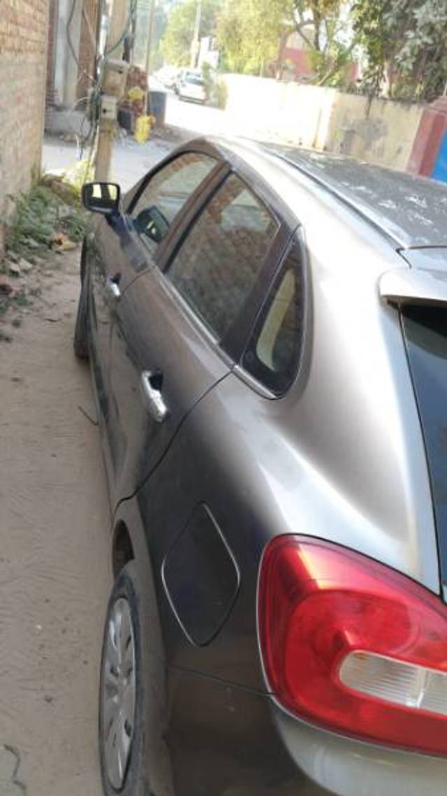 https://images10.gaadi.com/usedgaadi-sellcar/UsedCar/d5040067a/4d5efdd3-7a2d-47b1-ac61-9d5d06789b4a.jpg?imwidth=6402