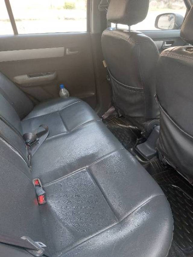 https://images10.gaadi.com/usedgaadi-sellcar/UsedCar/d505c450a/92637f68-f586-47ad-954d-48a9f87fca63.jpg?imwidth=6400
