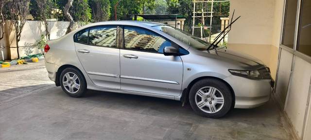 https://images10.gaadi.com/usedgaadi-sellcar/UsedCar/d505cbfaa/daa5939a-4d10-488c-ad62-8d2399333afa.jpg?imwidth=6400