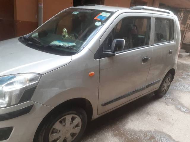 https://images10.gaadi.com/usedgaadi-sellcar/UsedCar/d505ff9da/4d2bb37b-795c-4fdd-b368-ee4d30d2112e.jpg?imwidth=6400