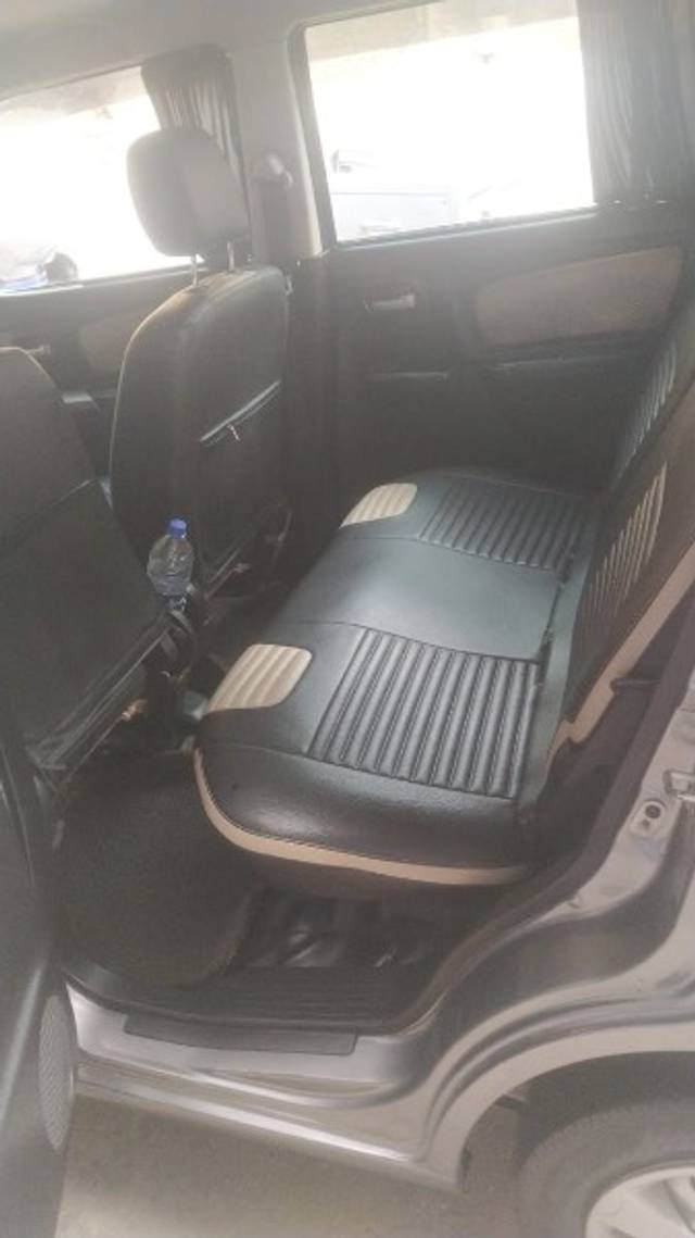 https://images10.gaadi.com/usedgaadi-sellcar/UsedCar/d5094687a/32b19829-17cc-4ee5-8685-f816cb9e570f.jpeg?imwidth=6402