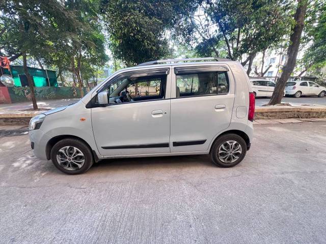 https://images10.gaadi.com/usedgaadi-sellcar/UsedCar/d509bc82a/af0f18bb-770c-4cdd-ad92-2aa58ae00858.jpg?imwidth=6400