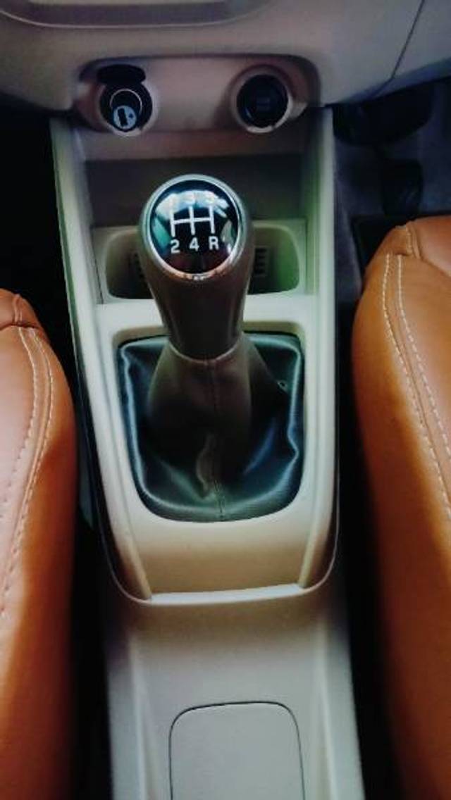https://images10.gaadi.com/usedgaadi-sellcar/UsedCar/d50ba2cba/a8866a0a-ea33-405c-9e00-004c96cd09d9.jpg?imwidth=6402