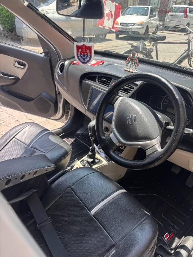 https://images10.gaadi.com/usedgaadi-sellcar/UsedCar/d50e7993a/d6891e61-9b5d-4a8d-9606-7e4cba009000.jpeg?imwidth=6402