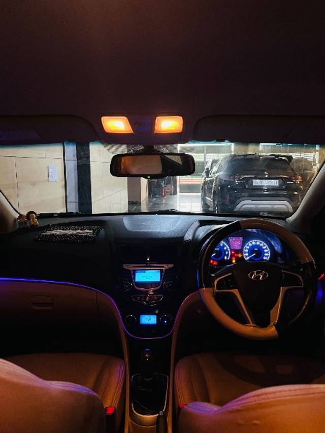 https://images10.gaadi.com/usedgaadi-sellcar/UsedCar/d50f143da/5e7056b4-79ad-492c-9a3e-ffe1946671a0.jpeg?imwidth=6401