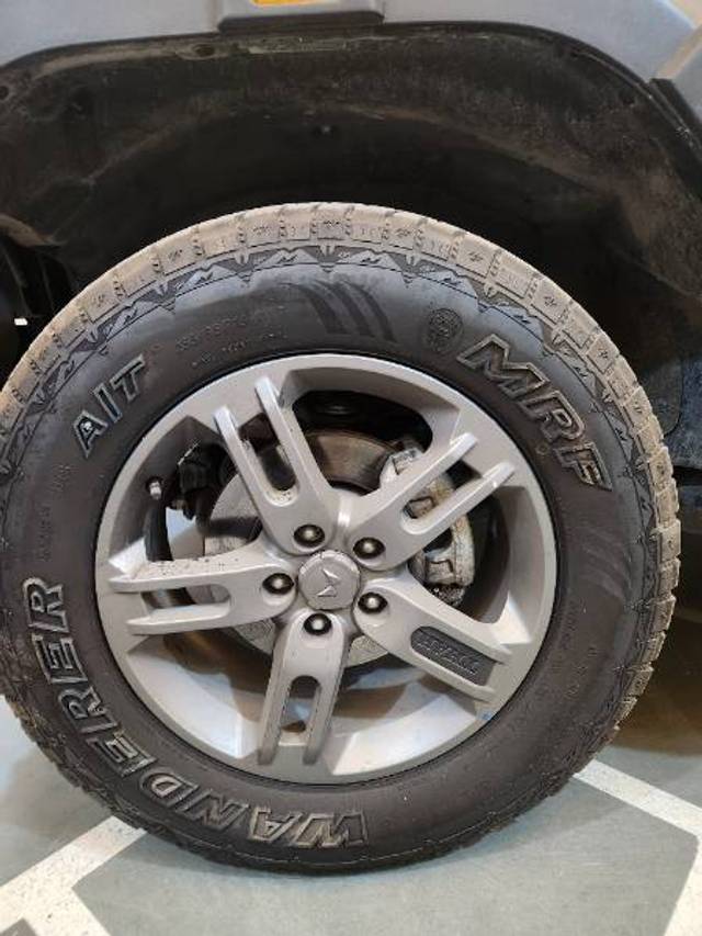 https://images10.gaadi.com/usedgaadi-sellcar/UsedCar/d5104c14a/ffb7351a-28e3-49a4-8ed6-ca0628a88f85.jpg?imwidth=6402