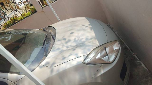 https://images10.gaadi.com/usedgaadi-sellcar/UsedCar/d5131025a/9b8895fb-d45d-4663-adf1-d768202c43a5.jpg?imwidth=6402