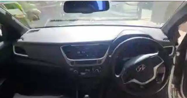 https://images10.gaadi.com/usedgaadi-sellcar/UsedCar/d5143deca/ffcbb95b-1287-4537-bac0-6d945bae7996.jpeg?imwidth=6401