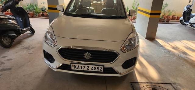 https://images10.gaadi.com/usedgaadi-sellcar/UsedCar/d5163bb7a/51c8114d-282e-40fd-b96f-9de02962693f.jpg?imwidth=6401