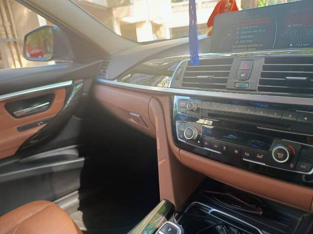 https://images10.gaadi.com/usedgaadi-sellcar/UsedCar/d5168672a/3d38888f-4536-462e-99b3-a740914af240.jpg?imwidth=6402