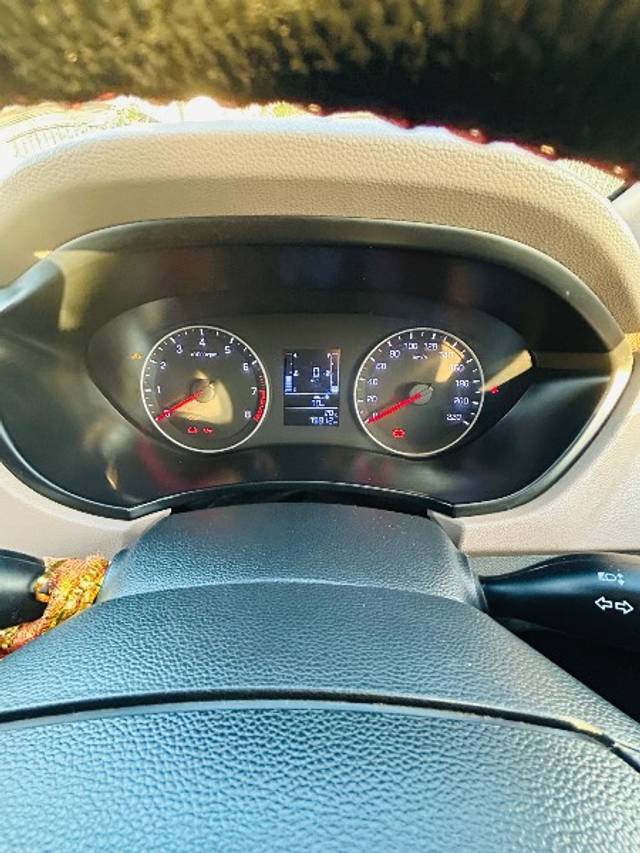 https://images10.gaadi.com/usedgaadi-sellcar/UsedCar/d5168e3aa/e31435b4-103c-427b-a214-5e0a6a0dbae8.jpeg?imwidth=6402