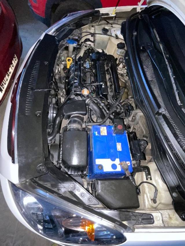 https://images10.gaadi.com/usedgaadi-sellcar/UsedCar/d5173b9ba/9954d3aa-3675-4228-939e-390247cf4ae4.jpeg?imwidth=6402
