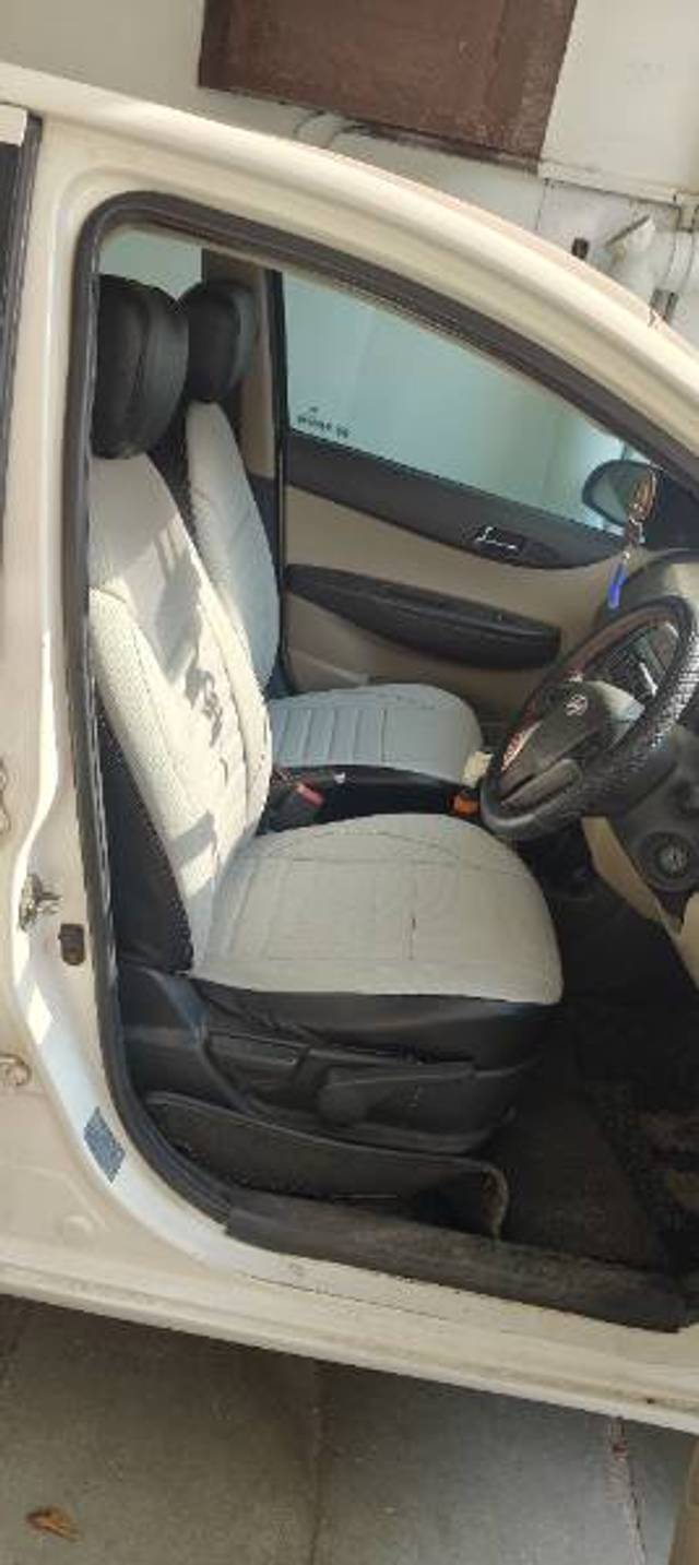 https://images10.gaadi.com/usedgaadi-sellcar/UsedCar/d5184327a/bf8ca320-8e04-4dca-81bd-c1455d23e2f2.jpg?imwidth=6402