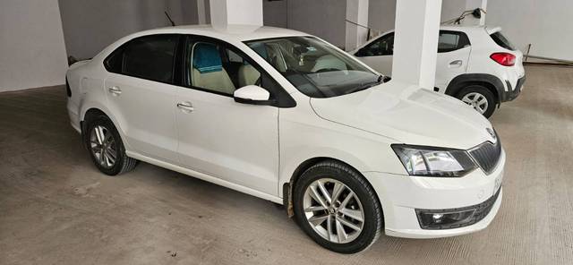 https://images10.gaadi.com/usedgaadi-sellcar/UsedCar/d5197235a/8edd1f58-fbbc-41cc-a885-e30b205350d2.jpg?imwidth=6400