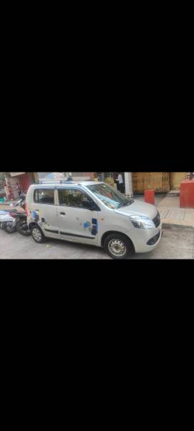 https://images10.gaadi.com/usedgaadi-sellcar/UsedCar/d519799aa/c766337c-c038-4112-860e-05634b76e28e.jpg?imwidth=6400