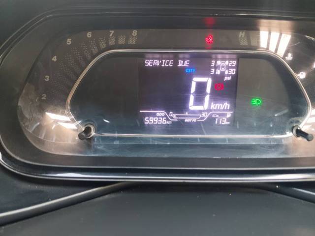https://images10.gaadi.com/usedgaadi-sellcar/UsedCar/d51ac26ea/e6b1287b-7446-453c-9df6-cd9271483c00.jpg?imwidth=6402