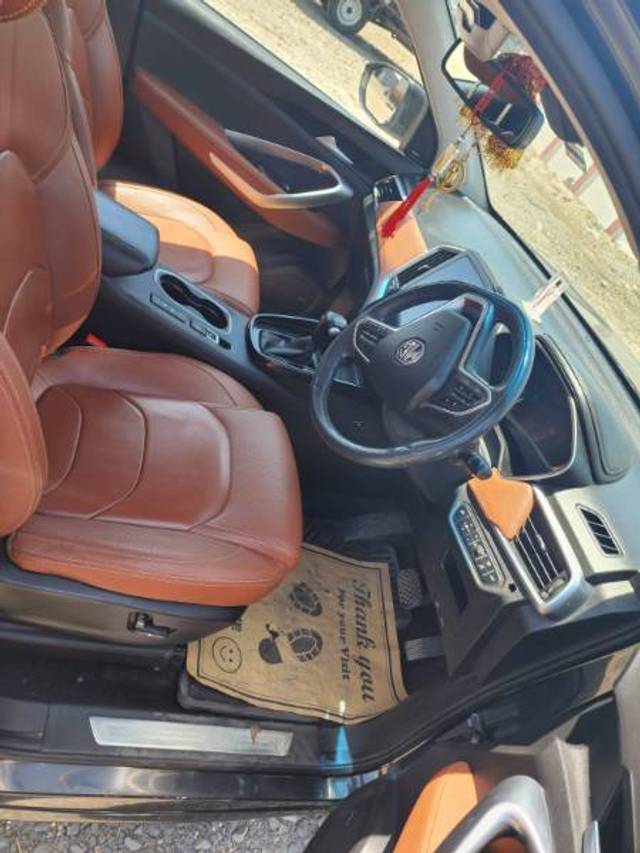 https://images10.gaadi.com/usedgaadi-sellcar/UsedCar/d51b2d4ea/88483af9-5318-45ed-a9f5-7fda939fb64d.jpg?imwidth=6402