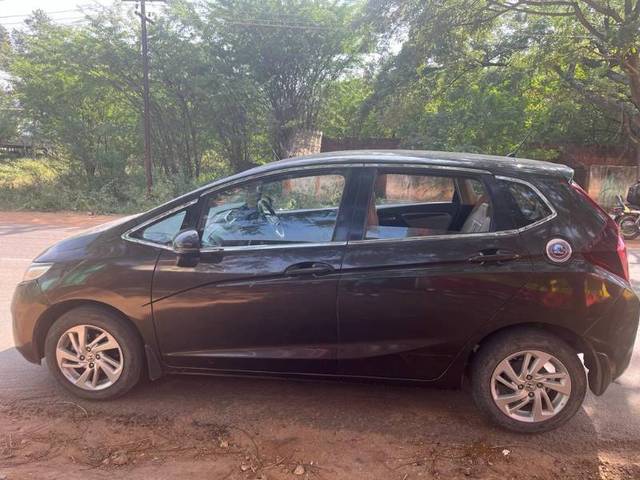 https://images10.gaadi.com/usedgaadi-sellcar/UsedCar/d51c5c1a-726d-4410-83cd-3c639ef8f785/c4fdc73f-2187-4414-ba12-73d939e9c01b.jpeg?imwidth=6400