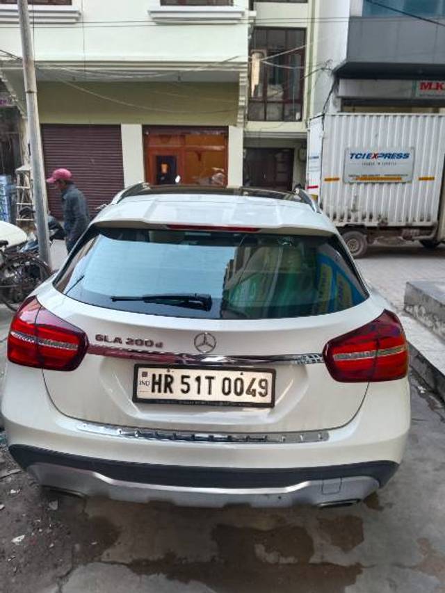 https://images10.gaadi.com/usedgaadi-sellcar/UsedCar/d51dd205a/041e1188-892b-4825-82bc-7310807e0bf5.jpg?imwidth=6402