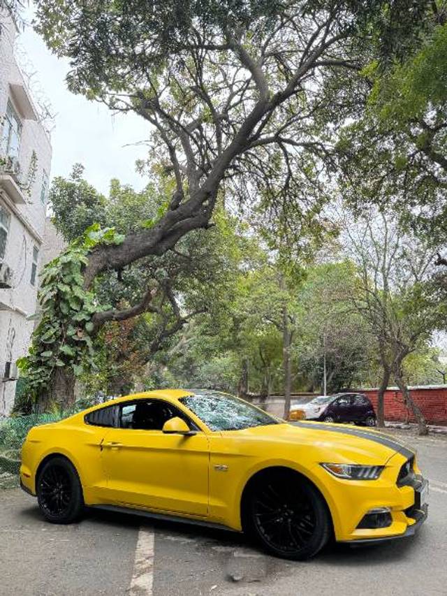 https://images10.gaadi.com/usedgaadi-sellcar/UsedCar/d51de349a/4296343c-366f-4e04-bbd1-e2cbddc14286.jpg?imwidth=6400