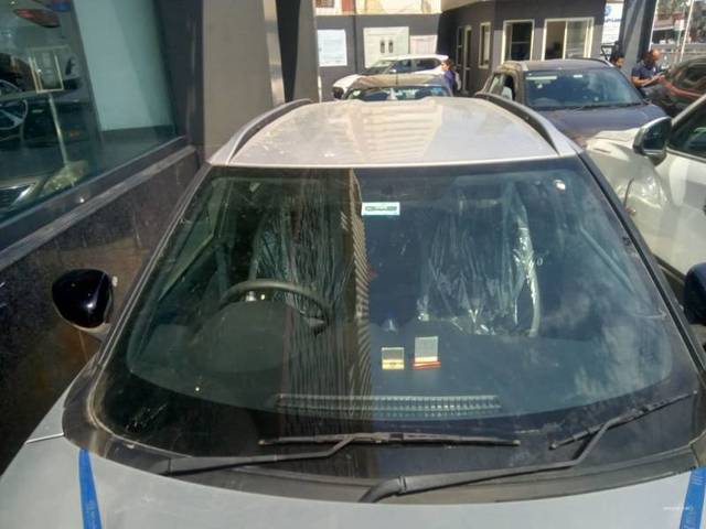 https://images10.gaadi.com/usedgaadi-sellcar/UsedCar/d51f596fa/d180d3da-454a-41a9-bb88-a3c90c272afd.jpg?imwidth=6402