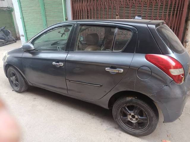 https://images10.gaadi.com/usedgaadi-sellcar/UsedCar/d5213fdaa/5f9f5ec4-a213-4bc5-84cb-7cb3cb3d03f9.jpg?imwidth=6402