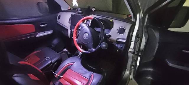 https://images10.gaadi.com/usedgaadi-sellcar/UsedCar/d52148a4a/33ffe48f-78a7-49bf-ac0b-b3fc49d99480.jpg?imwidth=6401