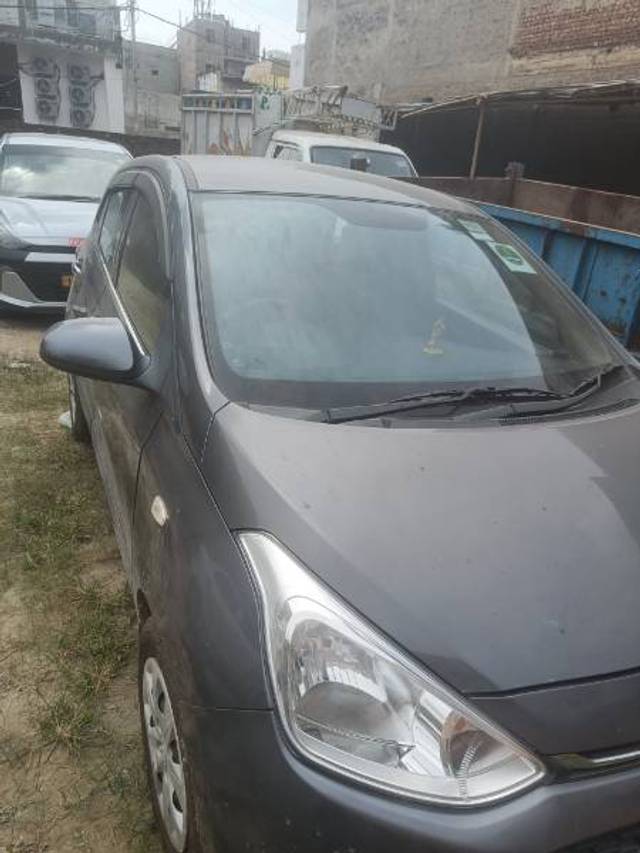 https://images10.gaadi.com/usedgaadi-sellcar/UsedCar/d521c03da/768474b8-673d-4e76-8987-df9a605dd4dd.jpg?imwidth=6401