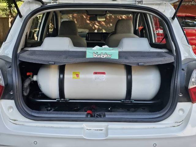 https://images10.gaadi.com/usedgaadi-sellcar/UsedCar/d522413ba/b6a2ea2c-e56f-403c-9aee-e46496e2c090.jpg?imwidth=6401