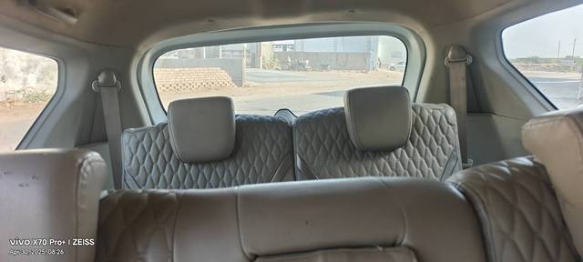 https://images10.gaadi.com/usedgaadi-sellcar/UsedCar/d522782fa/a355a786-8bef-4301-a433-44f31f56e918.jpg?imwidth=6402