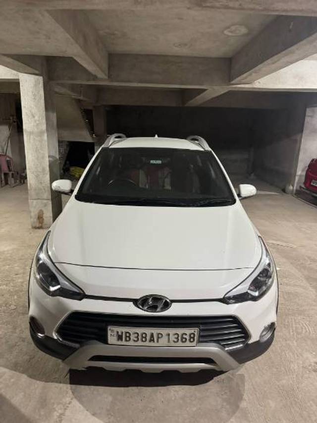 https://images10.gaadi.com/usedgaadi-sellcar/UsedCar/d5228635a/11334e70-d5ee-4b79-87e5-c333eea2b1e8.jpg?imwidth=6400