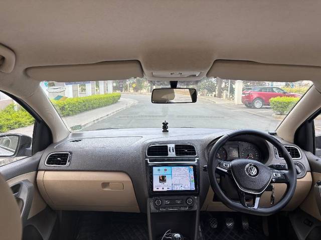 https://images10.gaadi.com/usedgaadi-sellcar/UsedCar/d522b028a/bffad2c1-2ed9-4f19-abdc-5ab8d5f7e3f2.jpg?imwidth=6400