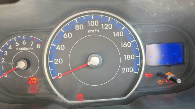 https://images10.gaadi.com/usedgaadi-sellcar/UsedCar/d5247fe7a/b8936f94-6ec0-49df-ba6f-b57c2a054741.jpg?imwidth=6400