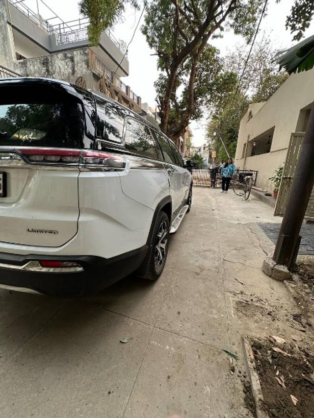 https://images10.gaadi.com/usedgaadi-sellcar/UsedCar/d524d383a/a70dc198-3912-498f-993c-a07d201c3276.jpg?imwidth=6402