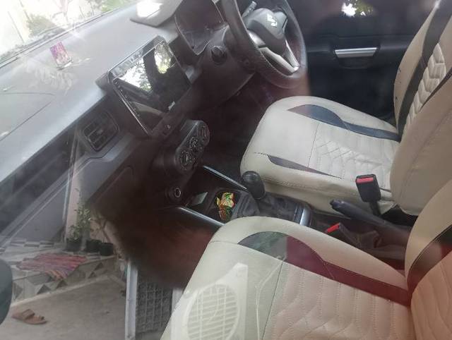 https://images10.gaadi.com/usedgaadi-sellcar/UsedCar/d525dc31a/34c802b9-411e-40c7-9b32-274d7034c24a.jpg?imwidth=6402