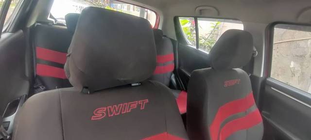 https://images10.gaadi.com/usedgaadi-sellcar/UsedCar/d5262b8ca/9d6e7156-4953-4655-9f6e-e1328af2ffc0.jpg?imwidth=6401